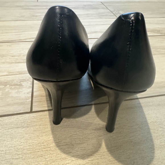 Nine West Black Heels - Picture 3 of 5